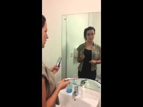 TUNG Tongreinigende Brush Gel video review videominiatuur
